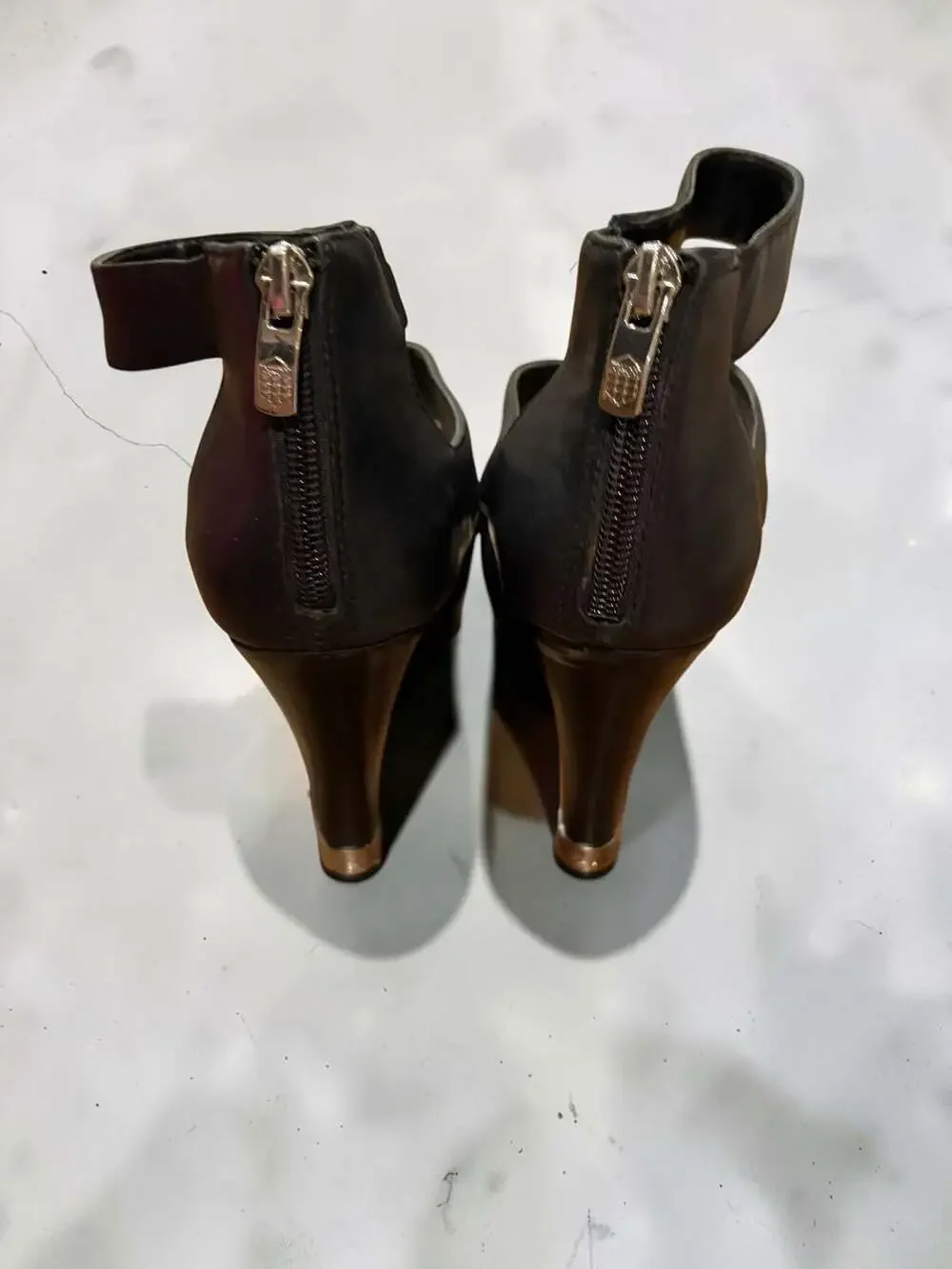 Vince Camuto VC-WINDINI Black Mars Nappa Leather Platform Wedge Sandals, Size 7.